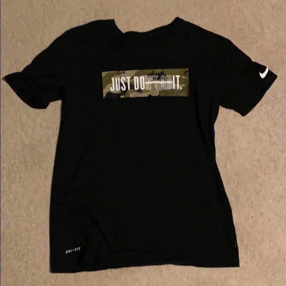Nike short sleeve shirt